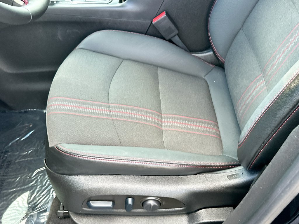 Used 2023 Chevrolet Equinox RS FWD image 18