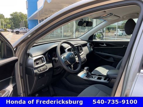 Used 2019 Kia Sorento FWD image 29