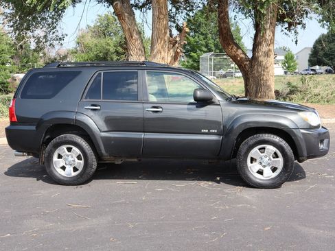Used 2006 Toyota 4Runner SR5 AWD/4WD image 3