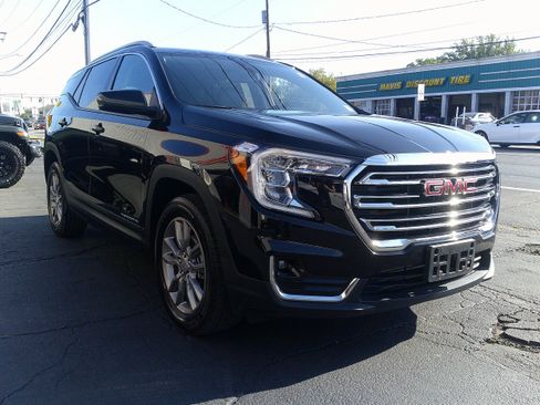 Used 2024 GMC Terrain SLT image 7