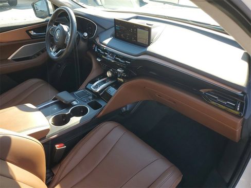 Certified 2024 Acura MDX SH-AWD w/ Technology Package image 4