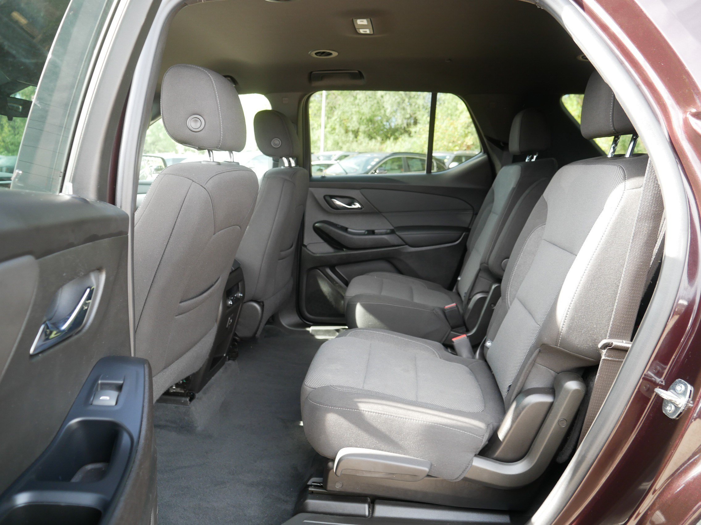 Used 2023 Chevrolet Traverse LT FWD image 35