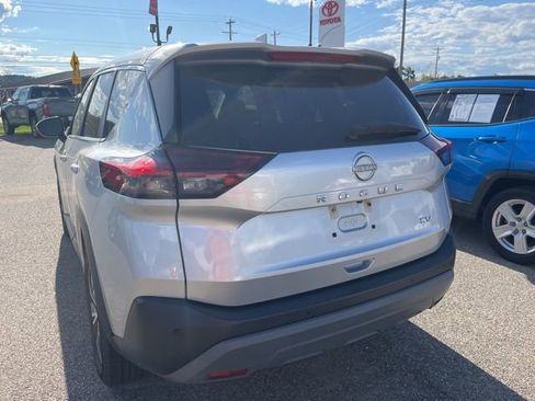 Used 2023 Nissan Rogue SV image 6