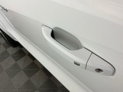 Used 2024 Chevrolet Colorado LT w/ LT Convenience Package III image 12