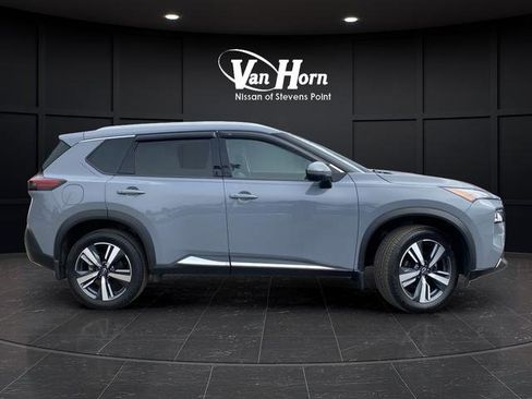 Used 2023 Nissan Rogue SL image 2