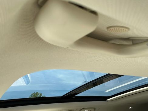 Used 2022 Cadillac XT6 Premium Luxury image 11