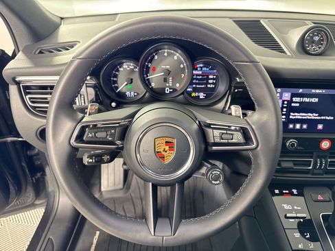 Certified 2026 Porsche Macan image 19