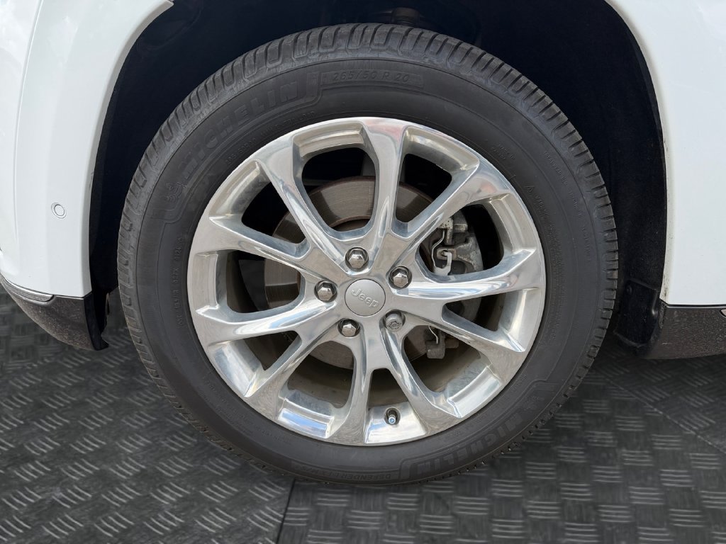 Used 2021 Jeep Grand Cherokee Summit AWD/4WD image 16