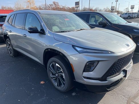 New 2026 Buick Enclave Sport Touring w/ Power Package image 5