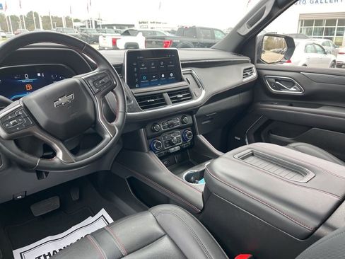 Used 2023 Chevrolet Suburban RST w/ Sport Performance Package image 12