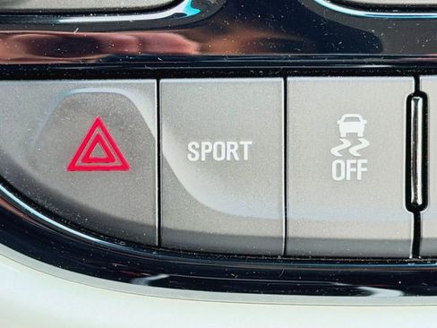 Used 2020 Chevrolet Bolt LT image 36