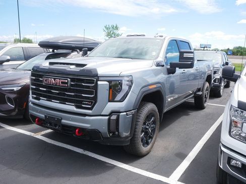 Used 2024 GMC Sierra 2500 AT4 w/ AT4 Preferred Package AWD/4WD image 1