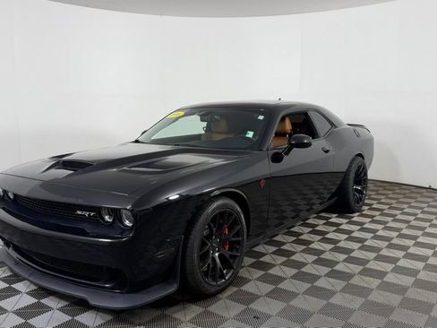 Used 2016 Dodge Challenger SRT Hellcat RWD image 3