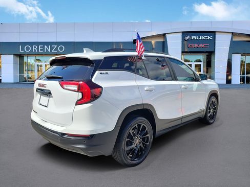 Used 2023 GMC Terrain SLE w/ Driver Convenience Package FWD image 5