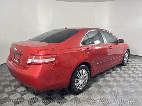 Used 2010 Toyota Camry LE FWD image 4