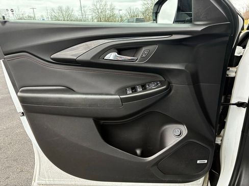 Used 2023 Chevrolet TrailBlazer RS w/ Sun and Liftgate Package image 16