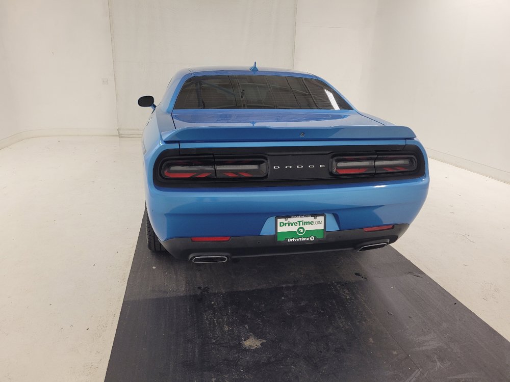 Used 2015 Dodge Challenger SXT Plus w/ Technology Group RWD image 6