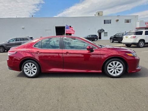 Used 2019 Toyota Camry LE image 8