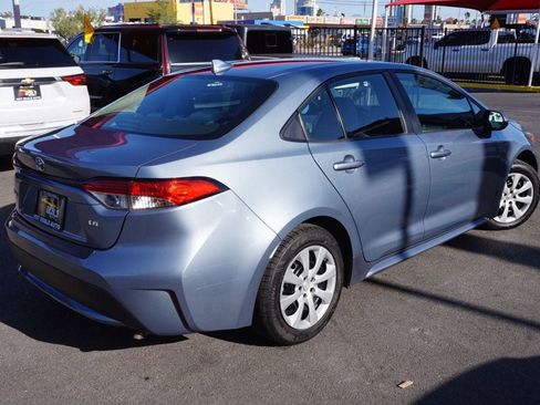 Used 2022 Toyota Corolla LE w/ Carpet Mat Package (TMS) FWD image 6