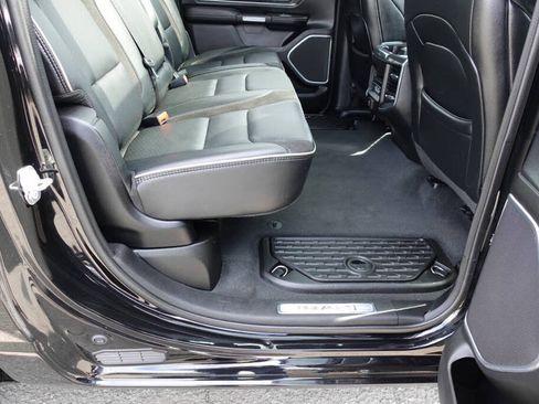 Used 2022 RAM 1500 Laramie AWD/4WD image 36