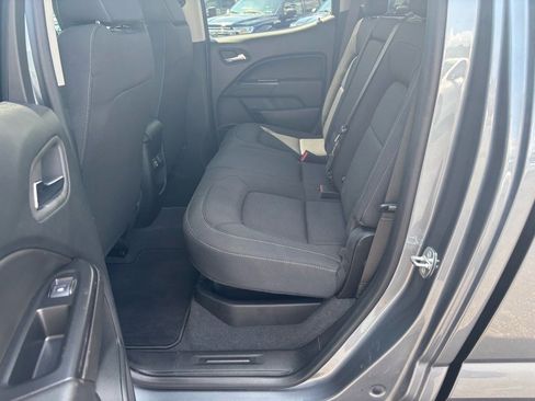 Used 2022 Chevrolet Colorado LT w/ Safety Package image 18