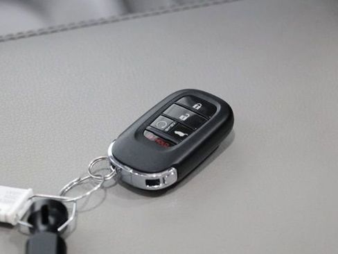 Used 2023 Honda Pilot Touring image 37