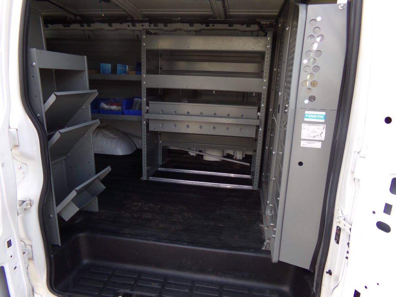 Used 2015 Chevrolet Express 2500 RWD image 15