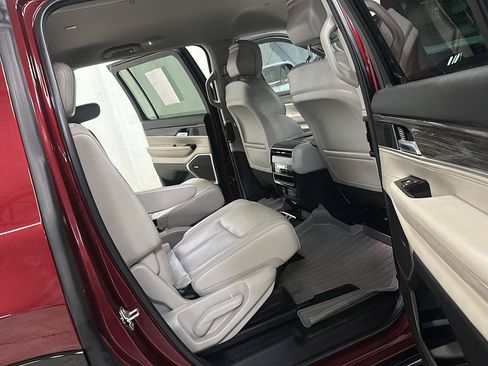 Used 2022 Jeep Wagoneer Series II w/ Flexible Seating Group AWD/4WD image 30