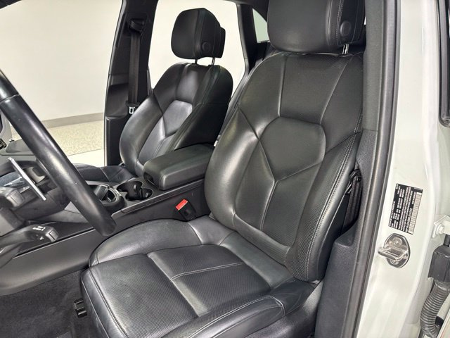 Used 2024 Porsche Macan w/ Premium Plus Package AWD/4WD image 16