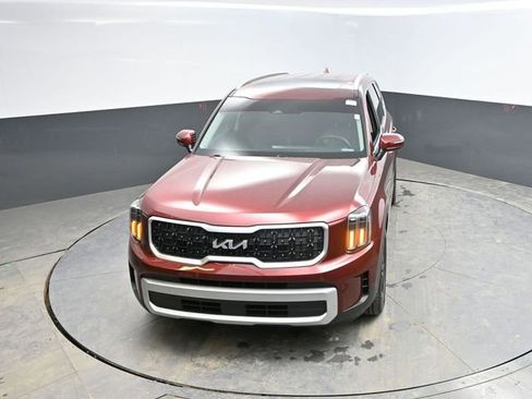 Used 2024 Kia Telluride EX w/ EX Captain's Chair Package image 45