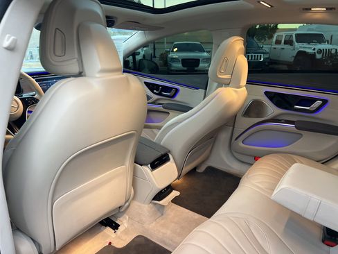 Used 2022 Mercedes-Benz EQS 450+ Sedan image 29