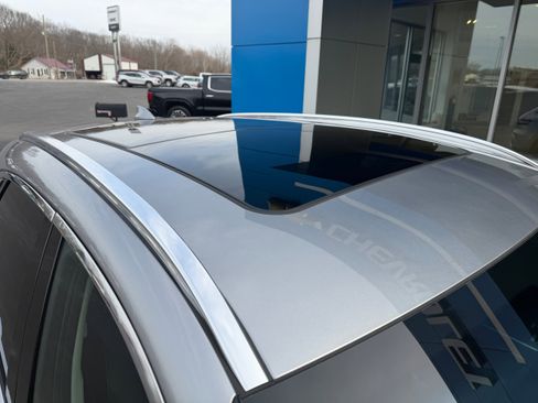 Used 2023 Genesis GV70 2.5T w/ Select Package image 3