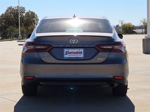 Used 2024 Toyota Camry XLE image 7