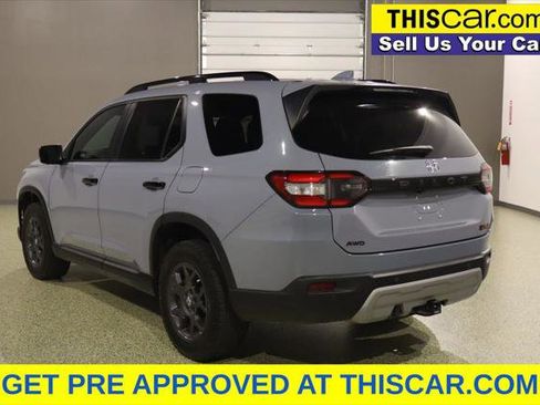 Used 2025 Honda Pilot TrailSport image 5