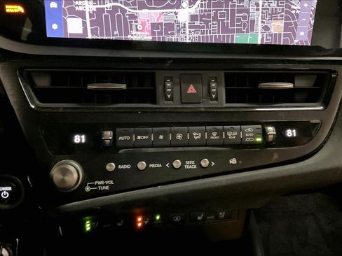 Used 2023 Lexus ES 300h w/ Premium Package image 34