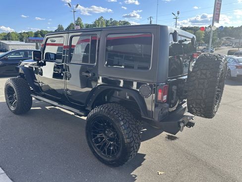 Used 2017 Jeep Wrangler Unlimited Sport w/ Quick Order Package 24S AWD/4WD image 6