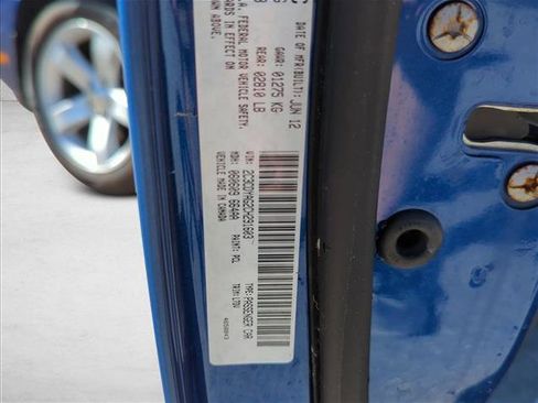 Used 2012 Dodge Challenger SXT image 2