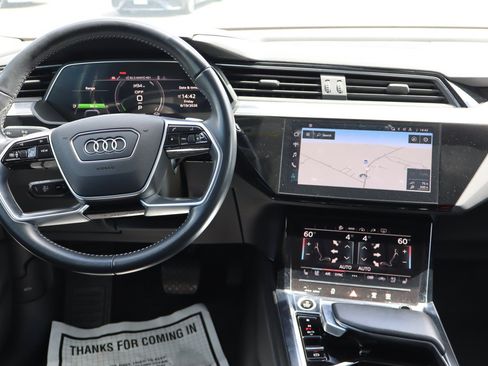 Used 2021 Audi e-tron Premium Plus w/ Premium Plus Package AWD/4WD image 13