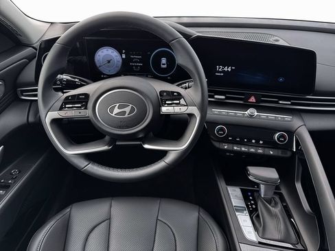New 2026 Hyundai Elantra Limited FWD image 17