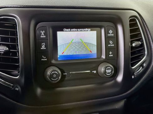 Used 2018 Jeep Compass Sport FWD image 18