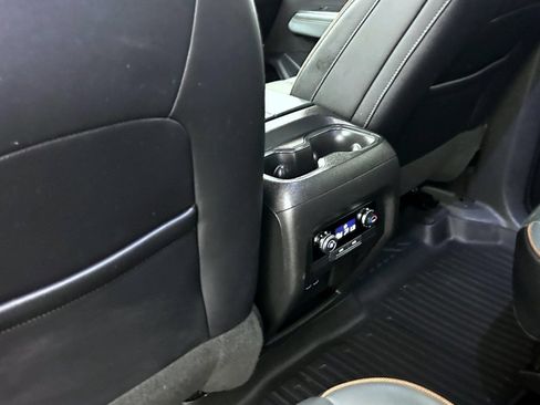 Used 2025 GMC Acadia AT4 AWD/4WD image 23
