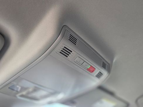 Used 2024 Volkswagen Taos S image 40