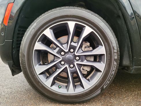 Used 2021 Jeep Grand Cherokee L Overland w/ Advanced Protech Group III image 29