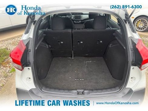 Used 2020 Nissan Kicks SV FWD image 11