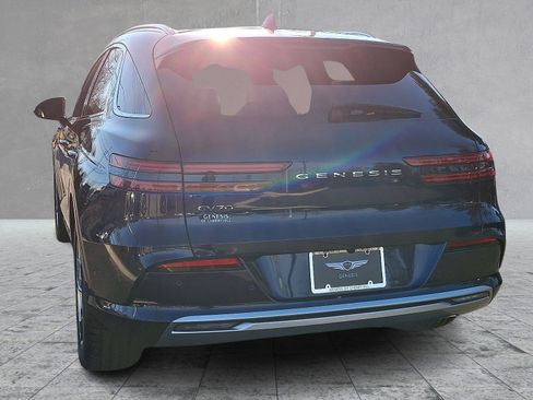 Certified 2025 Genesis Electrified GV70 image 8
