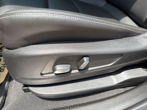 Certified 2024 Cadillac XT5 Luxury FWD image 15