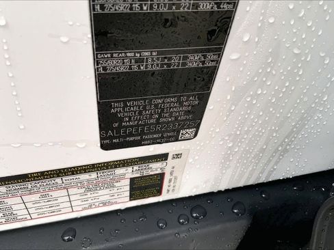 Certified 2024 Land Rover Defender 110 SE image 29