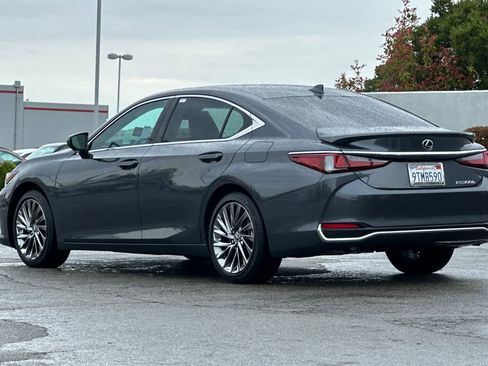 Used 2025 Lexus ES 300h w/ Accessory Package (Z2) FWD image 7