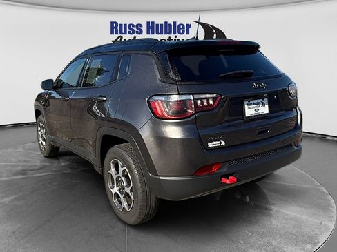 Used 2022 Jeep Compass Trailhawk w/ Trailhawk Convenience Group AWD/4WD image 3