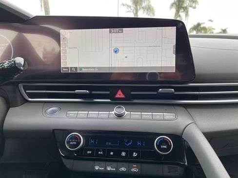 Certified 2024 Hyundai Elantra Blue image 10